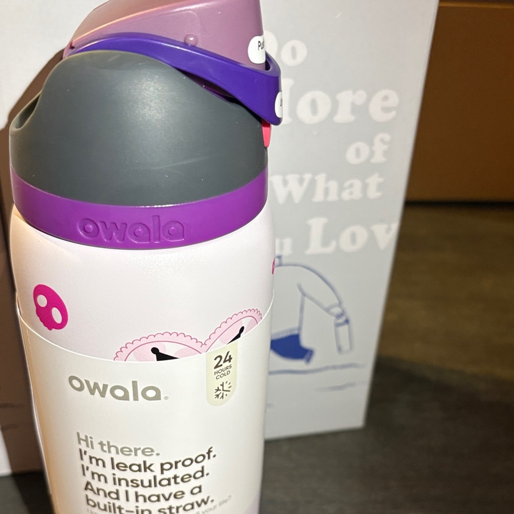 Owala 💜Leak-Proof Straw Bottle – Pink & Purple - Picture 3 of 11